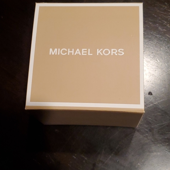 Watch - Picture 6 of 9